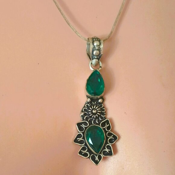 925 Drop Emerald Green Necklace Vintage Sterling Silver Floral Bezel Setting - Picture 1 of 11